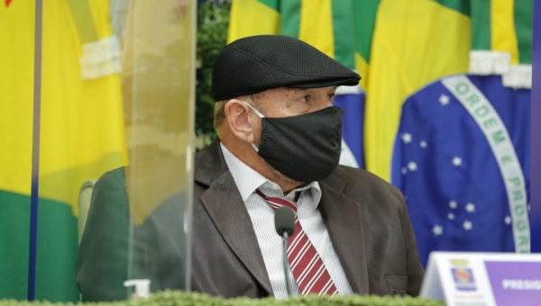 N. Lima e a esquerda de shopping da Câmara de Rio Branco